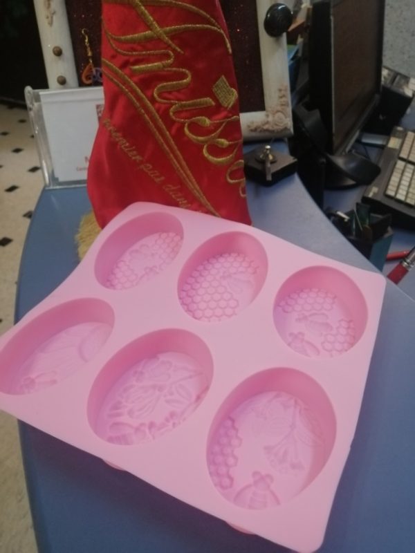 Moule silicone pour Savon abeille 6 empreintes ovales